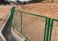 框架護欄網鍍鋅（xīn）處理為什麽在邊框上麵打孔？